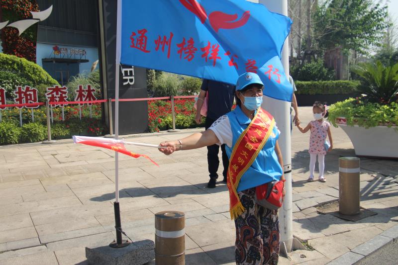 <strong>逼嫩直插</strong>